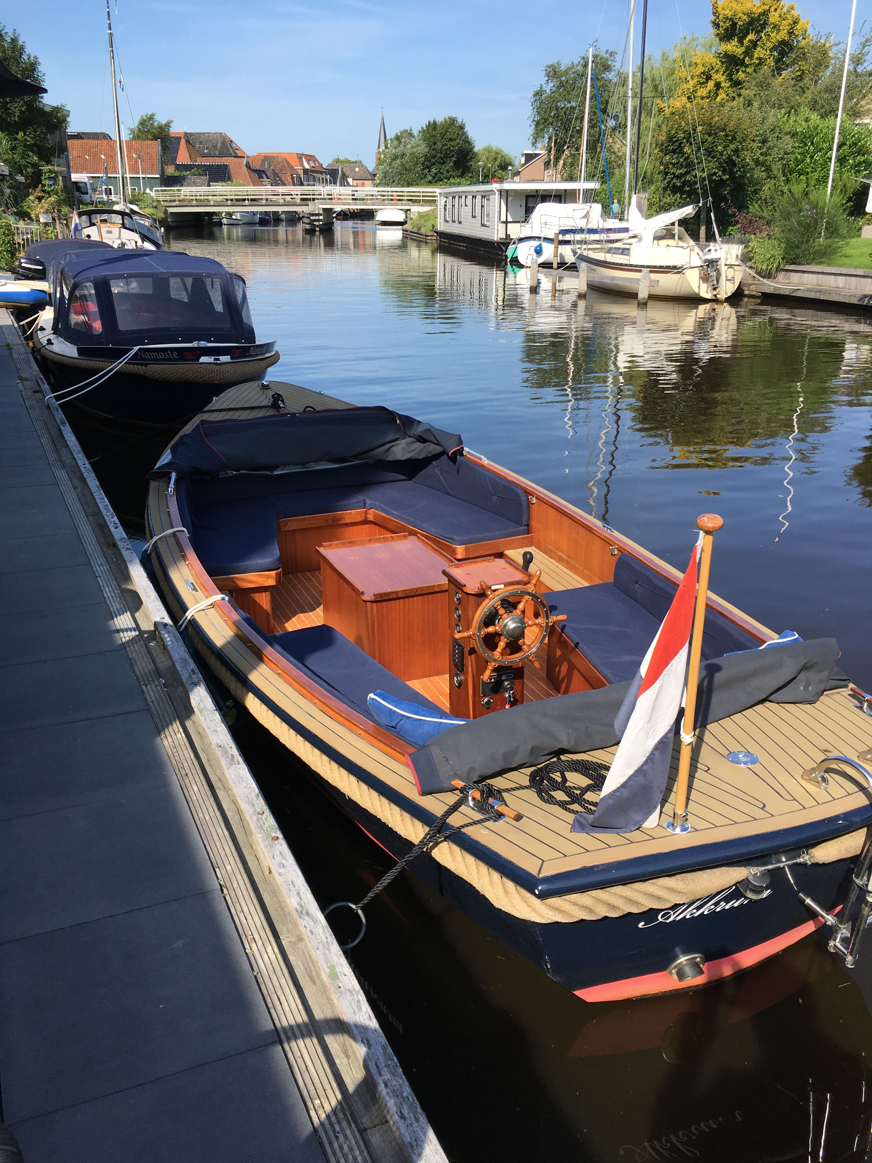 Elektrische sloep van Sloepverhuur Goerres in Akkrum
